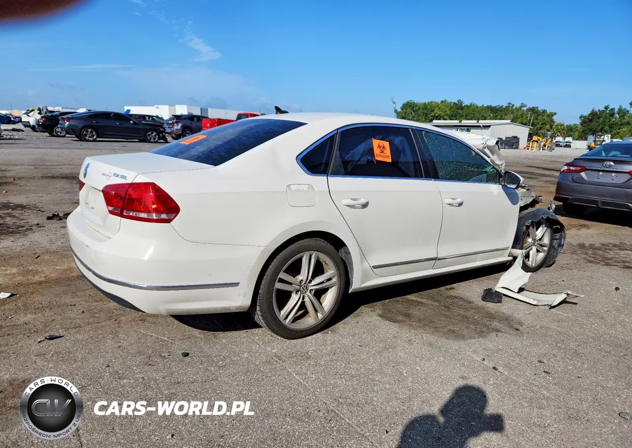 2015 Volkswagen Passat Sel VIN:1VWCV7A34FC096977 - 3