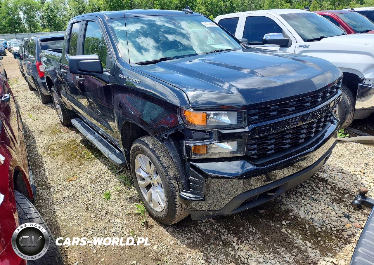 2020 Chevrolet Silverado K1500 Custom VIN:1GCRYBEK2LZ202389 - 4