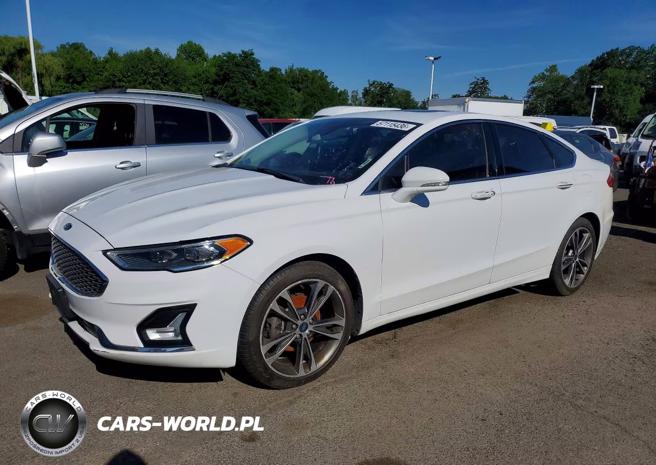 2019 Ford Fusion Titanium – zdjęcie 1 z 12