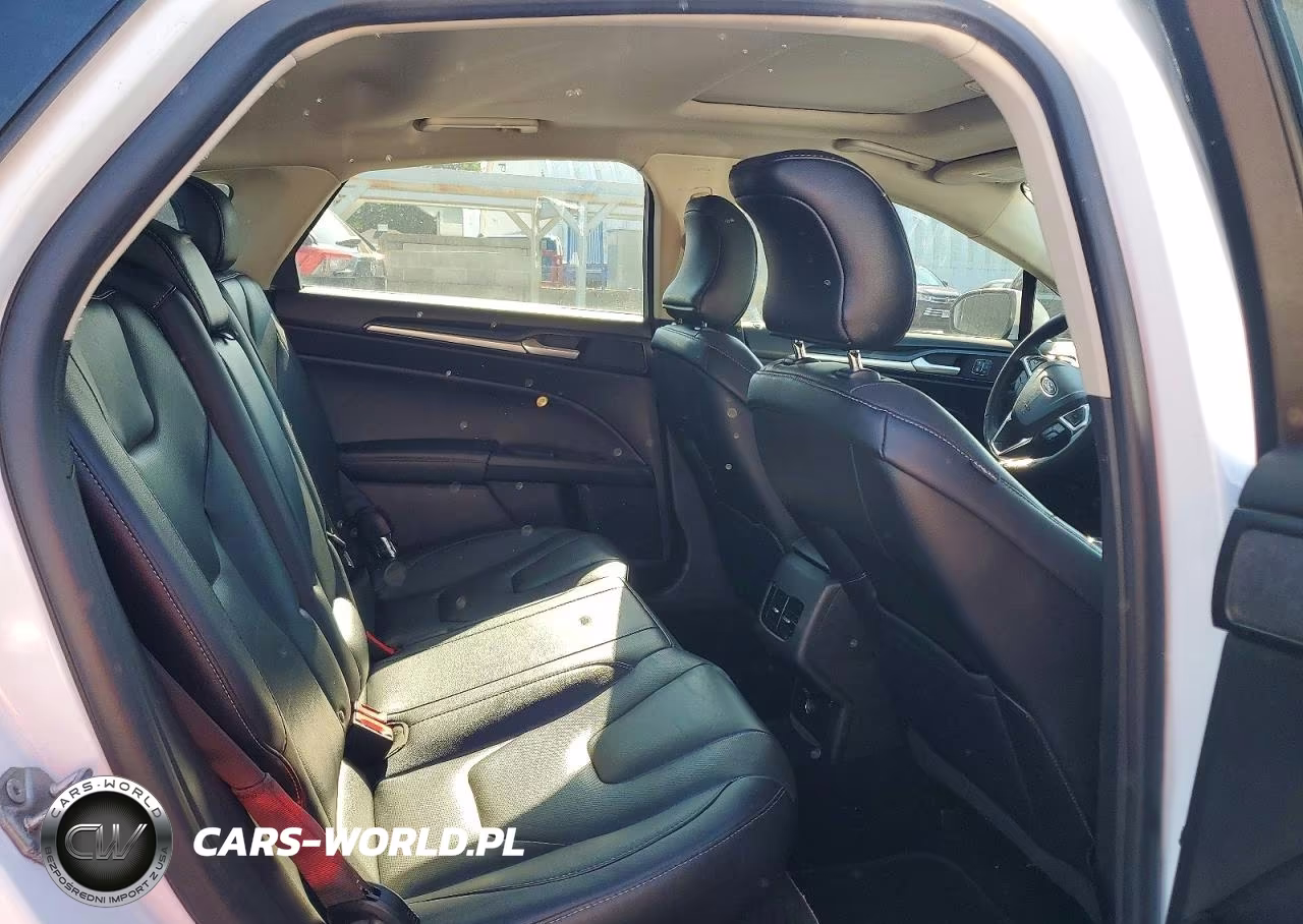2019 Ford Fusion Titanium VIN:3FA6P0K98KR121353 - 10