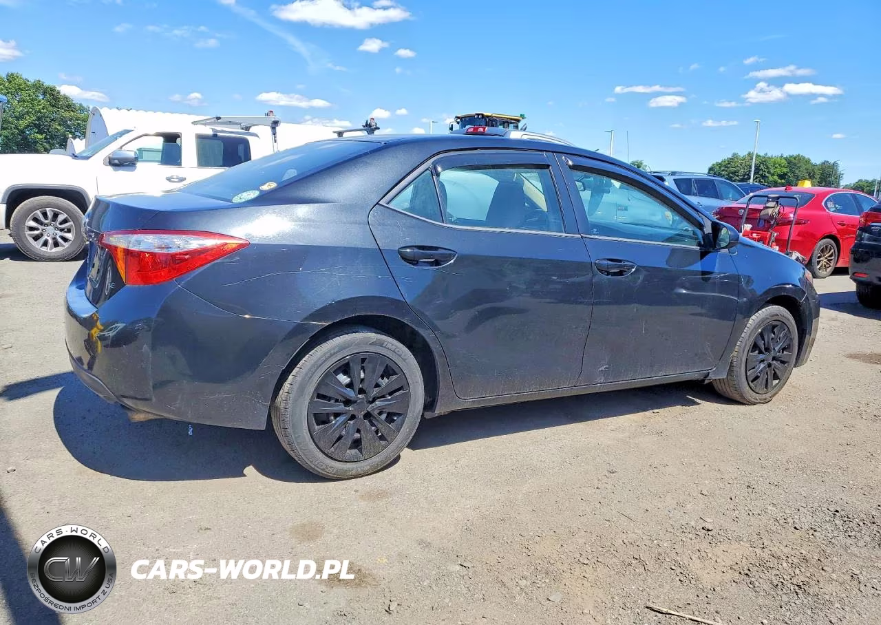 2016 Toyota Corolla Le VIN:2T1BURHE8GC514146 - 3