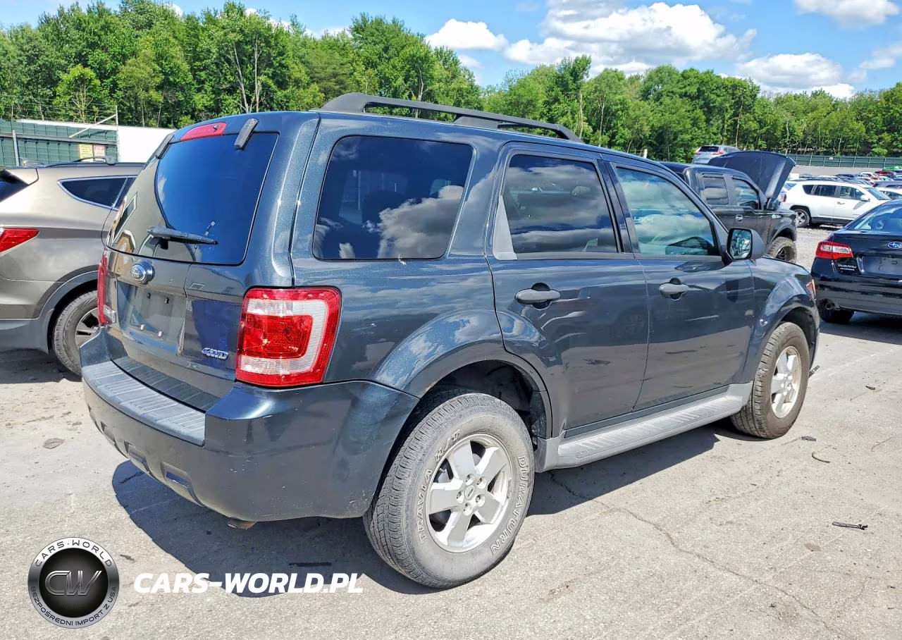 2009 Ford Escape Xlt VIN:1FMCU93G89KA44548 - 3
