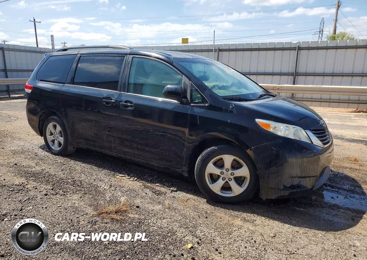 2014 Toyota Sienna Le VIN:5TDKK3DC9ES476356 - 4