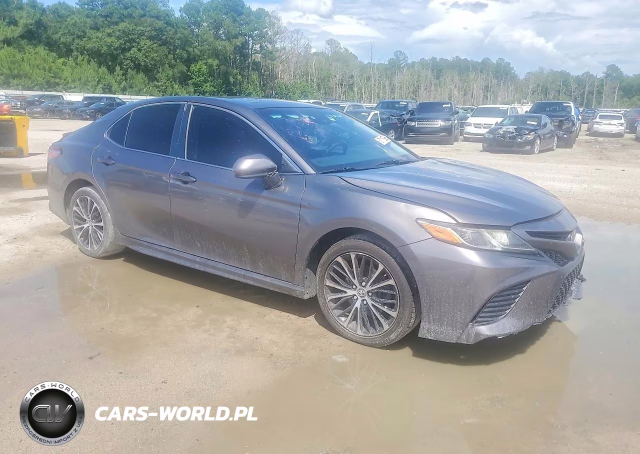 2018 Toyota Camry Se VIN:4T1B11HK0JU596332 - 4