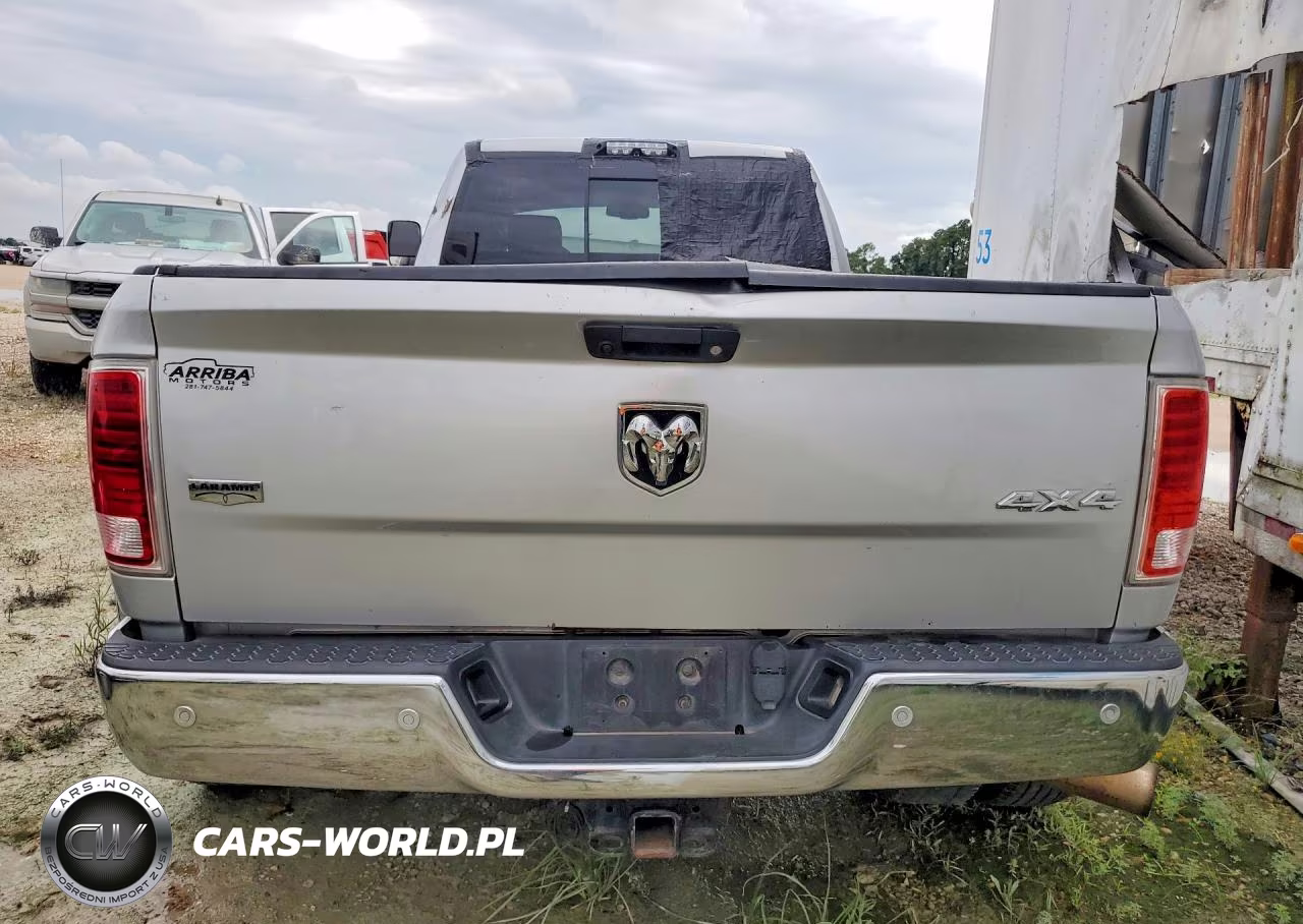 2018 Ram 3500 Laramie VIN:3C63RRJL6JG353007 - 6