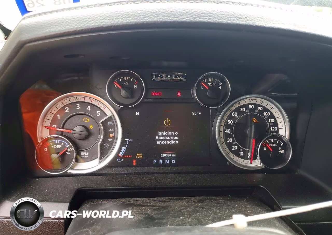 2018 Ram 3500 Laramie VIN:3C63RRJL6JG353007 - 9