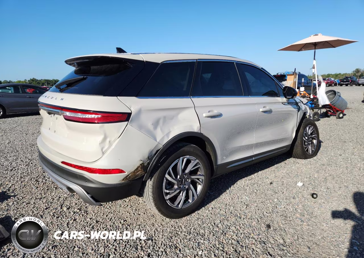 2023 Lincoln Corsair VIN:5LMCJ1CAXPUL20331 - 3