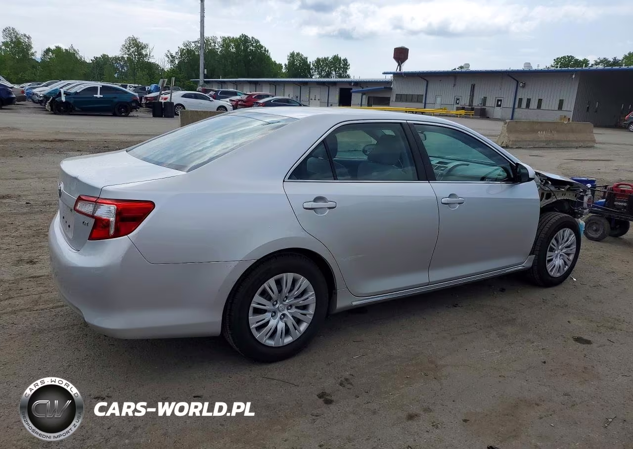 2014 Toyota Camry Le VIN:4T4BF1FK2ER401718 - 3