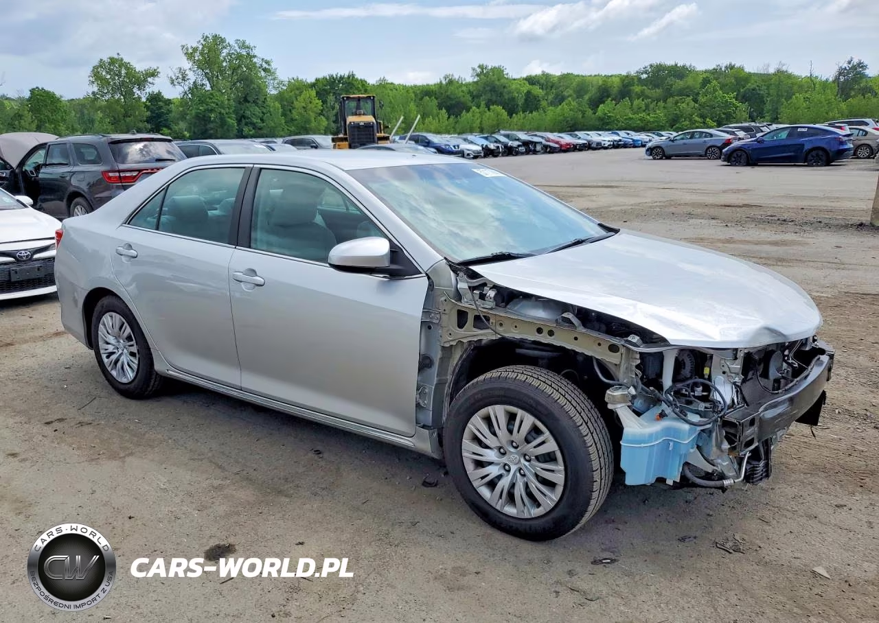 2014 Toyota Camry Le VIN:4T4BF1FK2ER401718 - 4