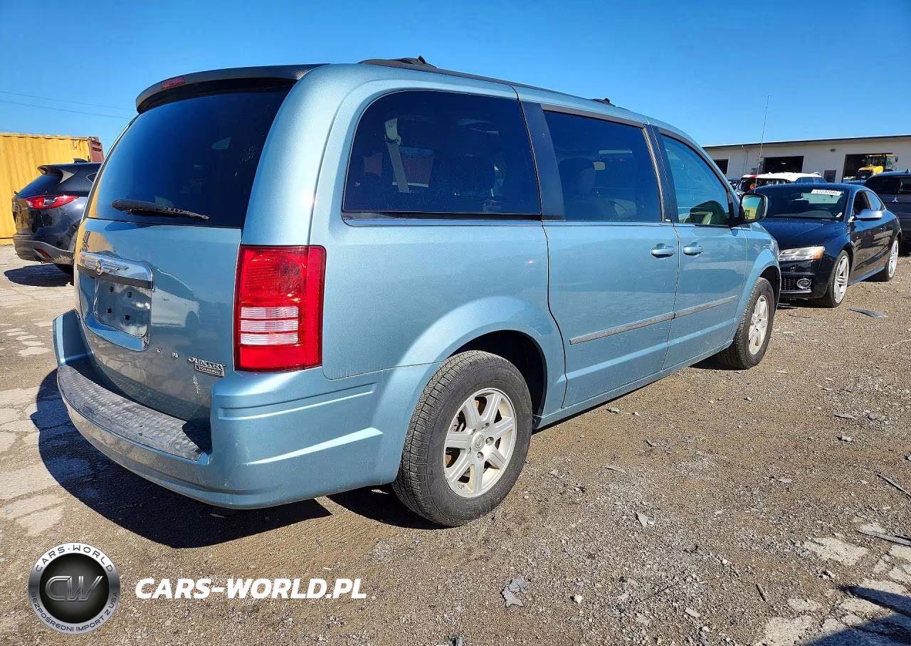 2010 Chrysler Town & Country Touring VIN:2A4RR5D13AR110619 - 3