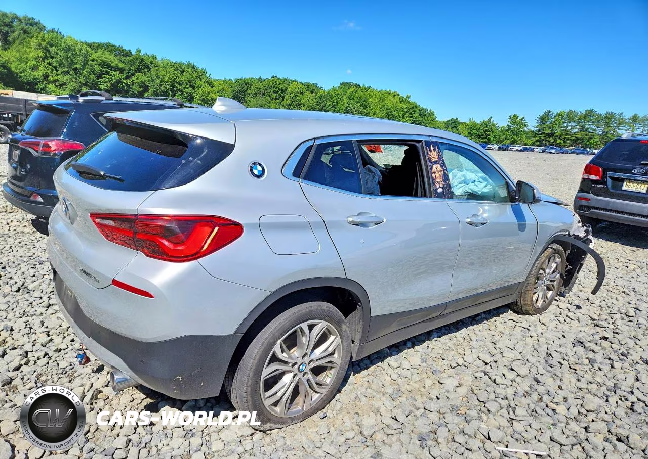 2018 BMW X2 xDrive28I VIN:WBXYJ5C37JEF73782 - 3
