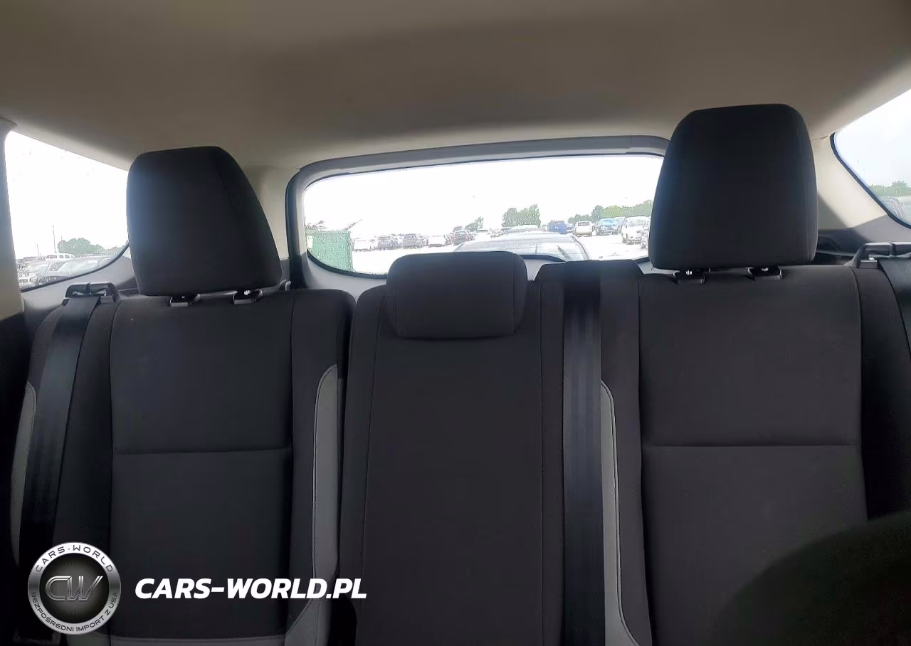 2013 Ford Escape S VIN:1FMCU0F70DUB12104 - 10