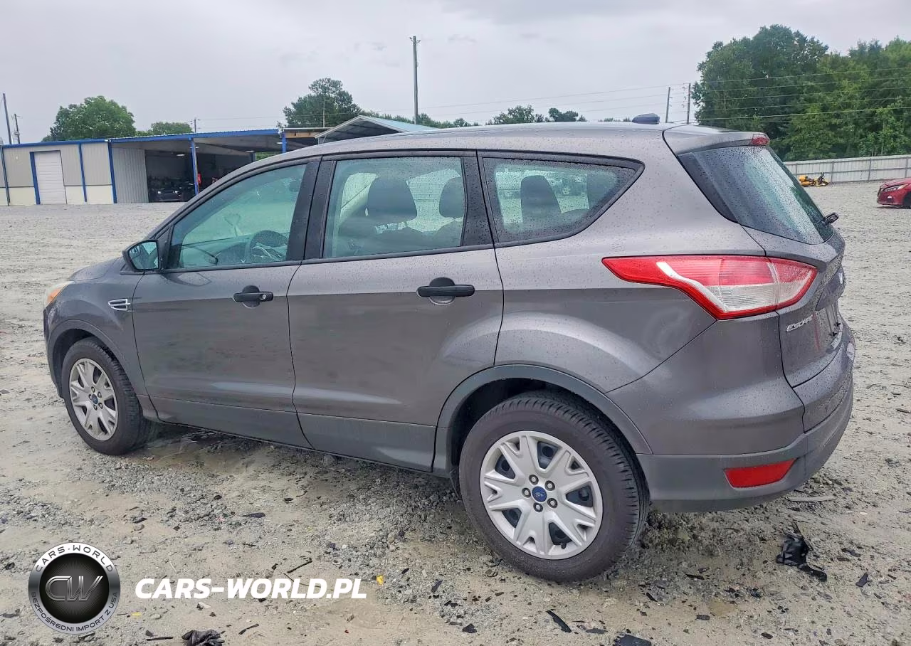 2013 Ford Escape S VIN:1FMCU0F70DUB12104 - 2
