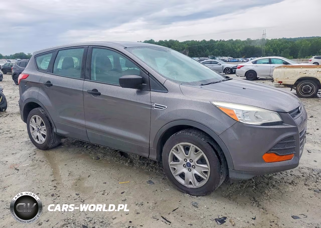 2013 Ford Escape S VIN:1FMCU0F70DUB12104 - 4