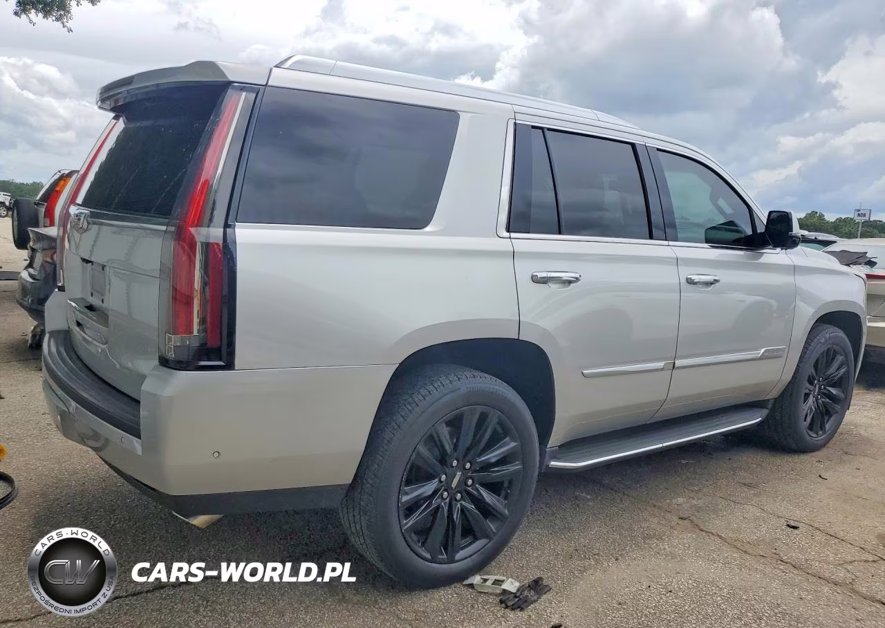 2018 Cadillac Escalade Luxury VIN:1GYS3BKJ3JR303248 - 3