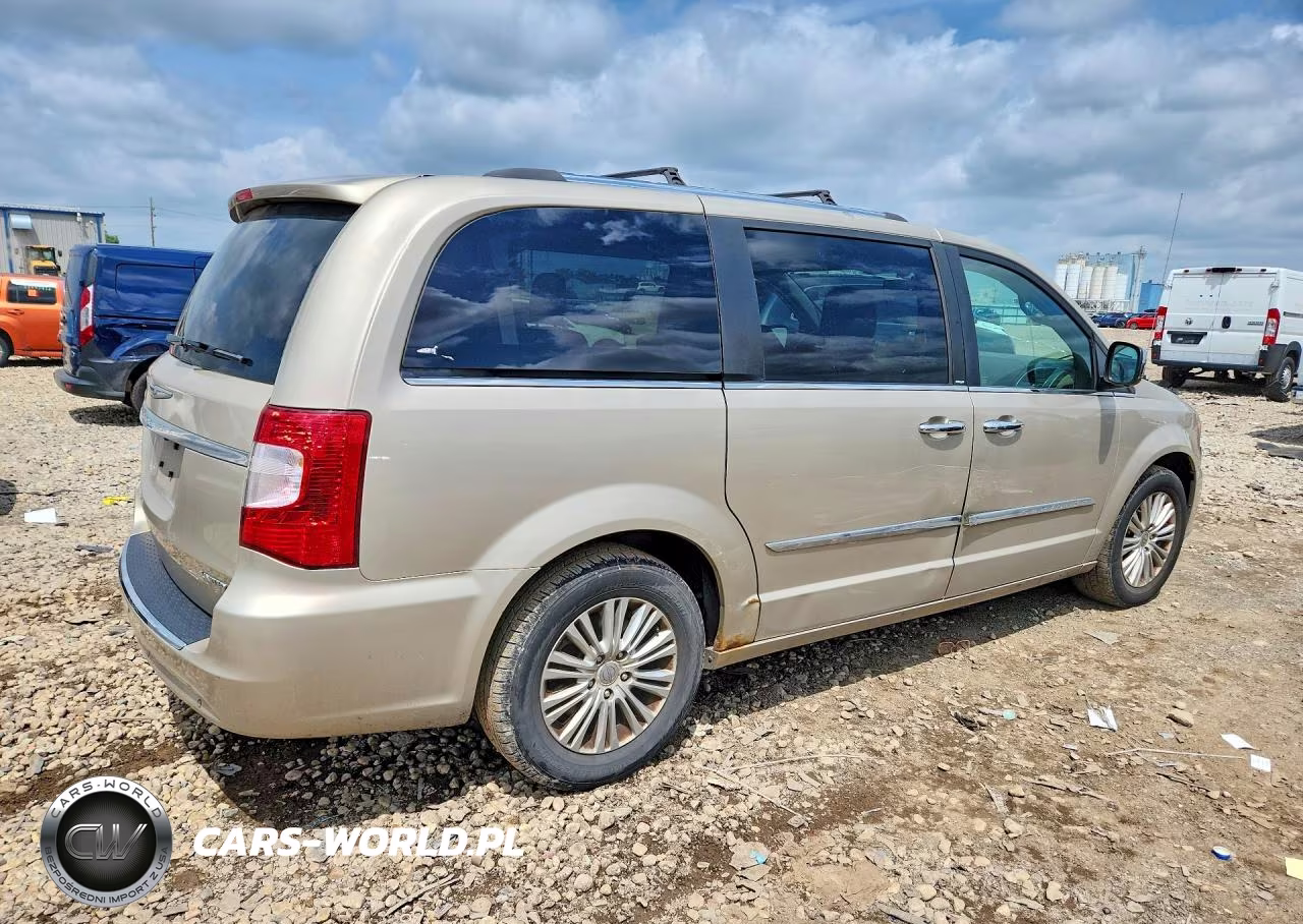 2013 Chrysler Town & Country Limited VIN:2C4RC1GG4DR641624 - 3