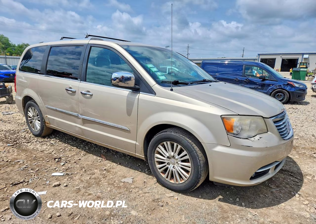2013 Chrysler Town & Country Limited VIN:2C4RC1GG4DR641624 - 4