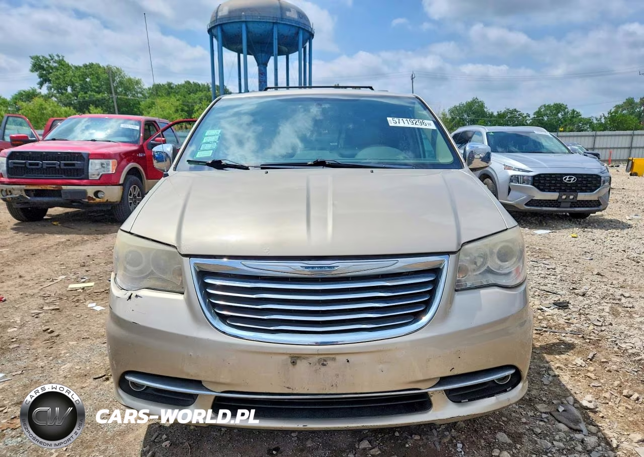2013 Chrysler Town & Country Limited VIN:2C4RC1GG4DR641624 - 5