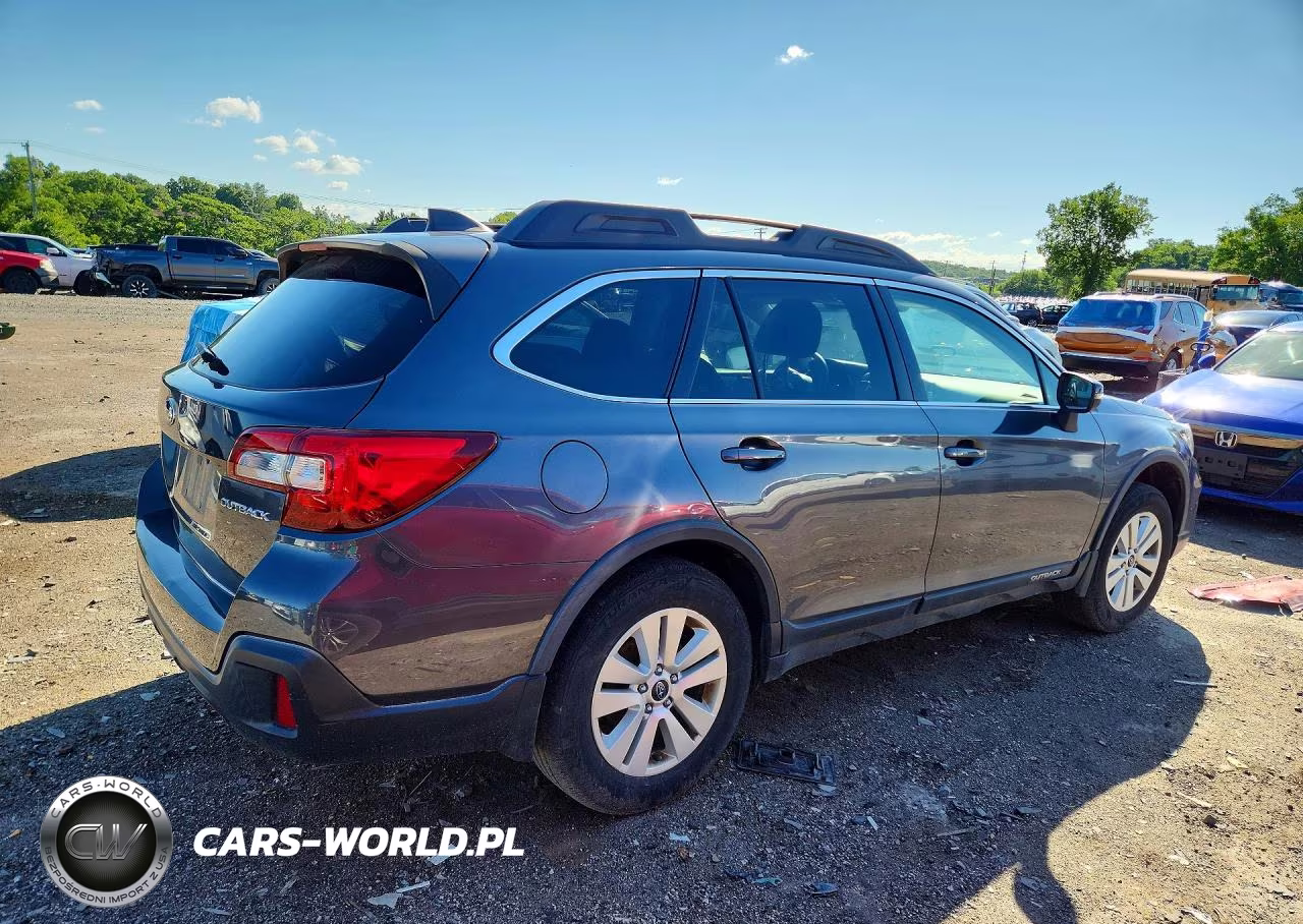 2018 Subaru Outback 2.5I Premium VIN:4S4BSAHC7J3373507 - 3