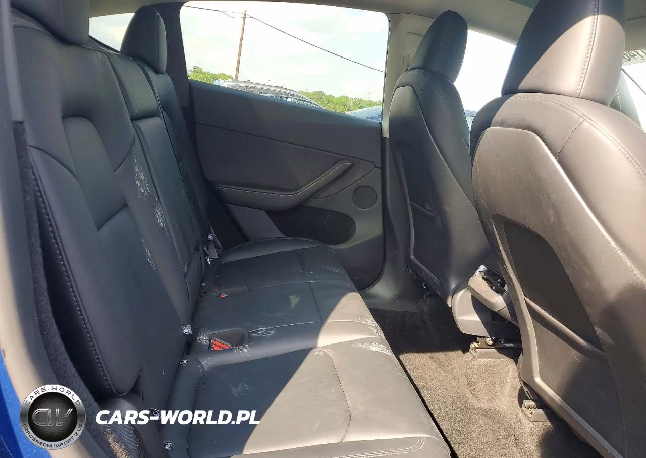 2025 Tesla Model Y VIN:7SAYGDED5SA372763 - 10