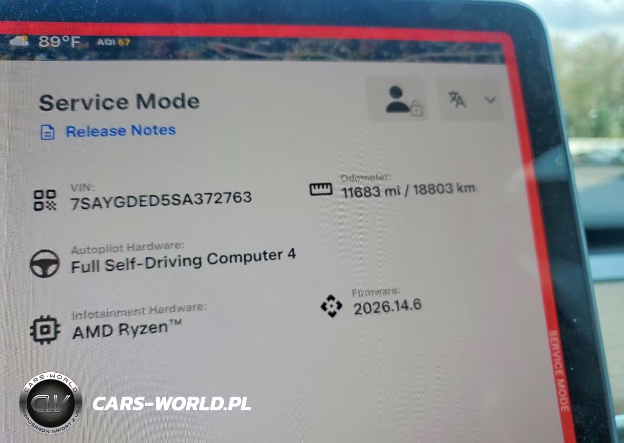 2025 Tesla Model Y VIN:7SAYGDED5SA372763 - 9