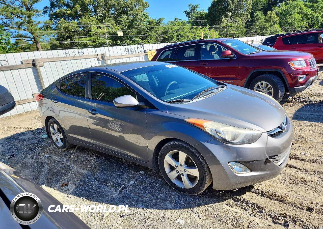 2013 Hyundai Elantra Gls VIN:5NPDH4AE8DH404684 - 4