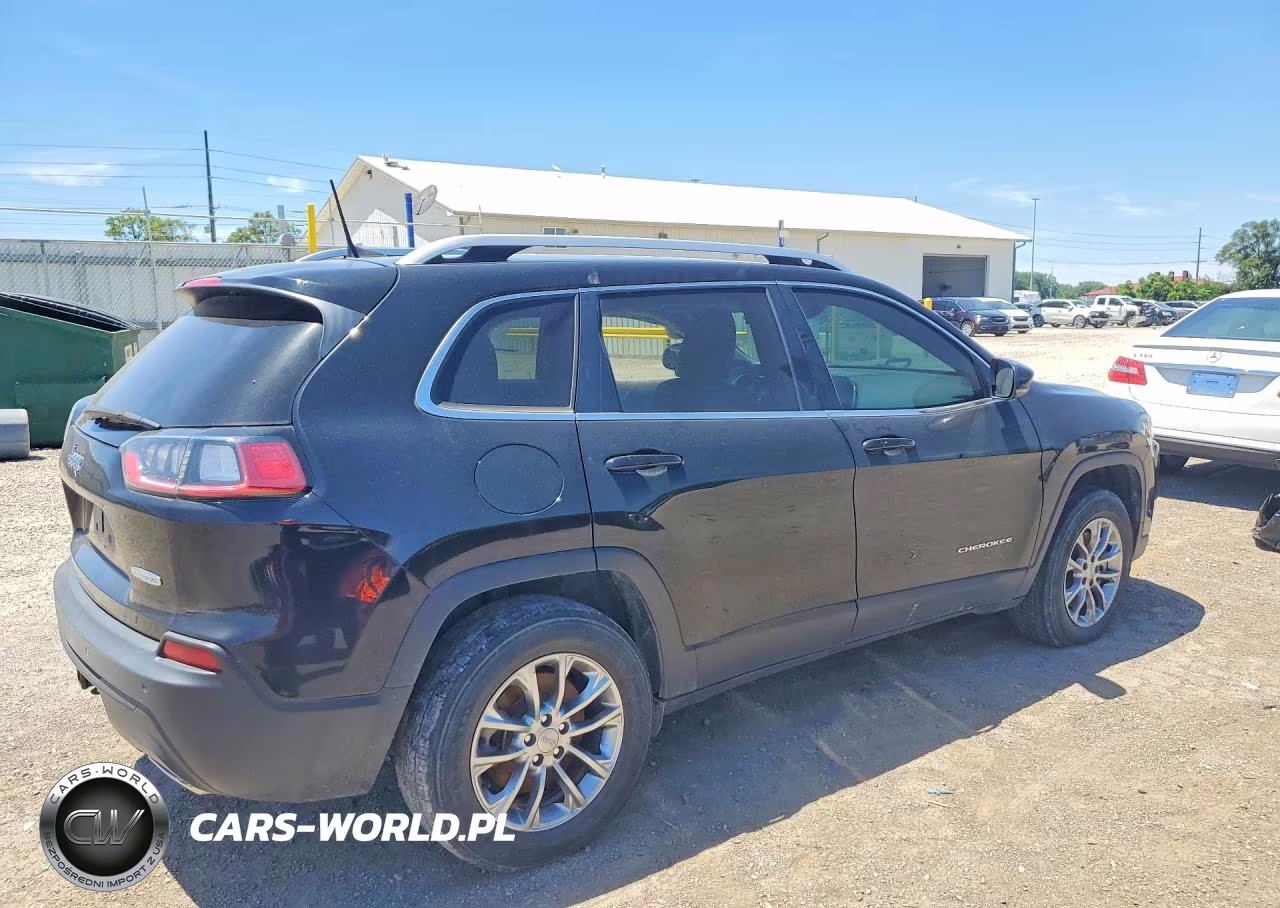 2021 Jeep Cherokee Latitude Lux VIN:1C4PJMMX2MD209149 - 3