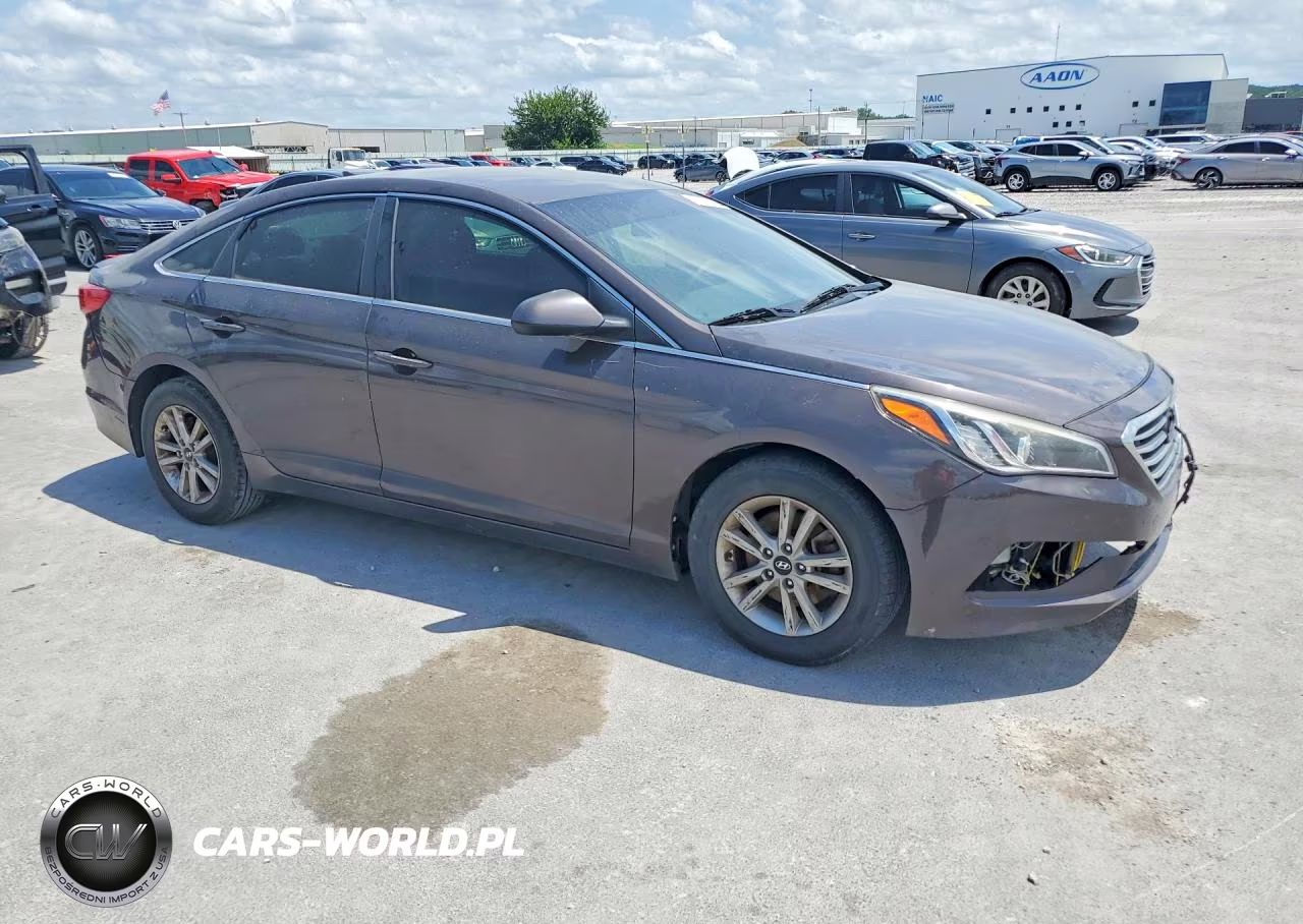 2016 Hyundai Sonata VIN:5NPE24AF3GH286059 - 4