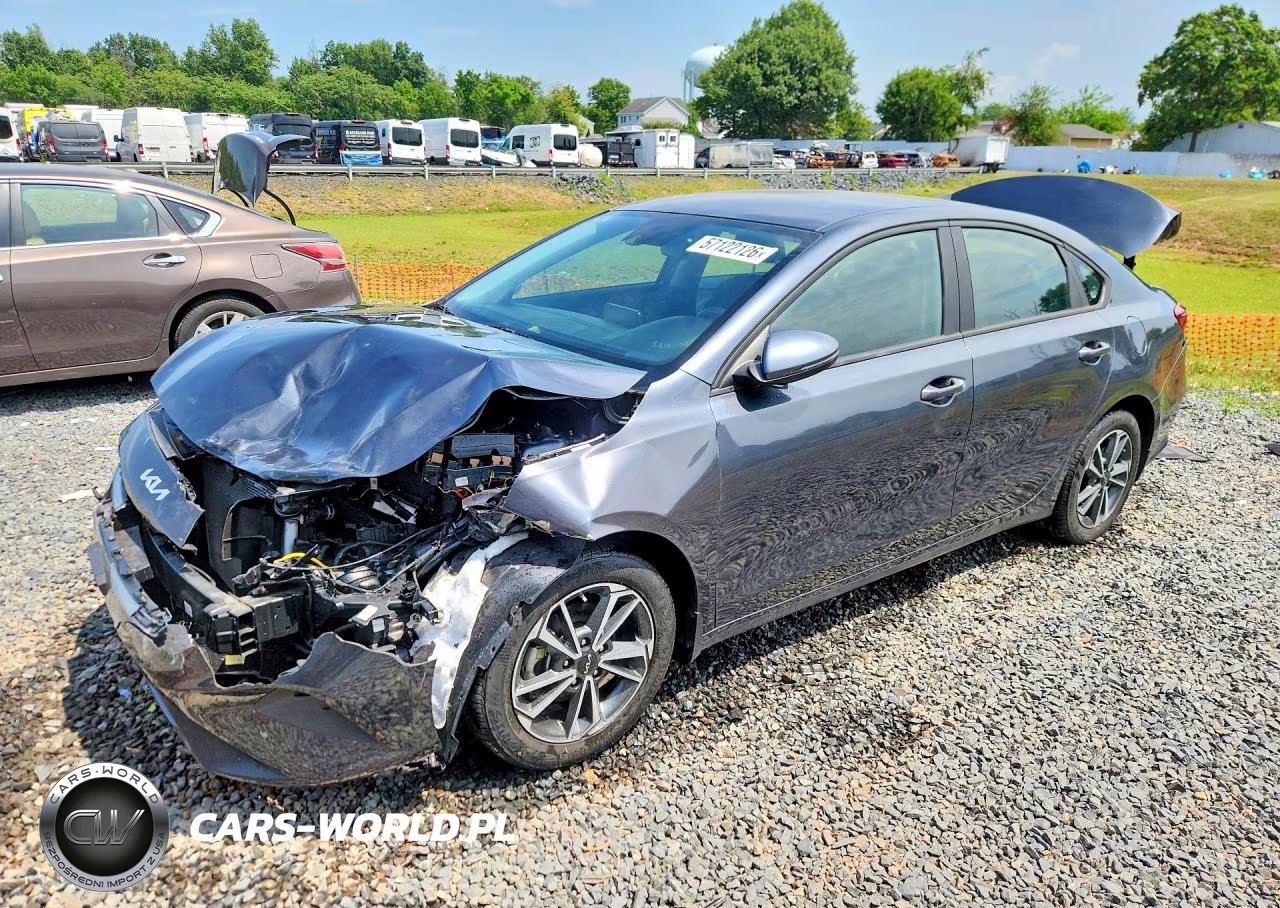 2023 Kia Forte Lxs – zdjęcie 1 z 12