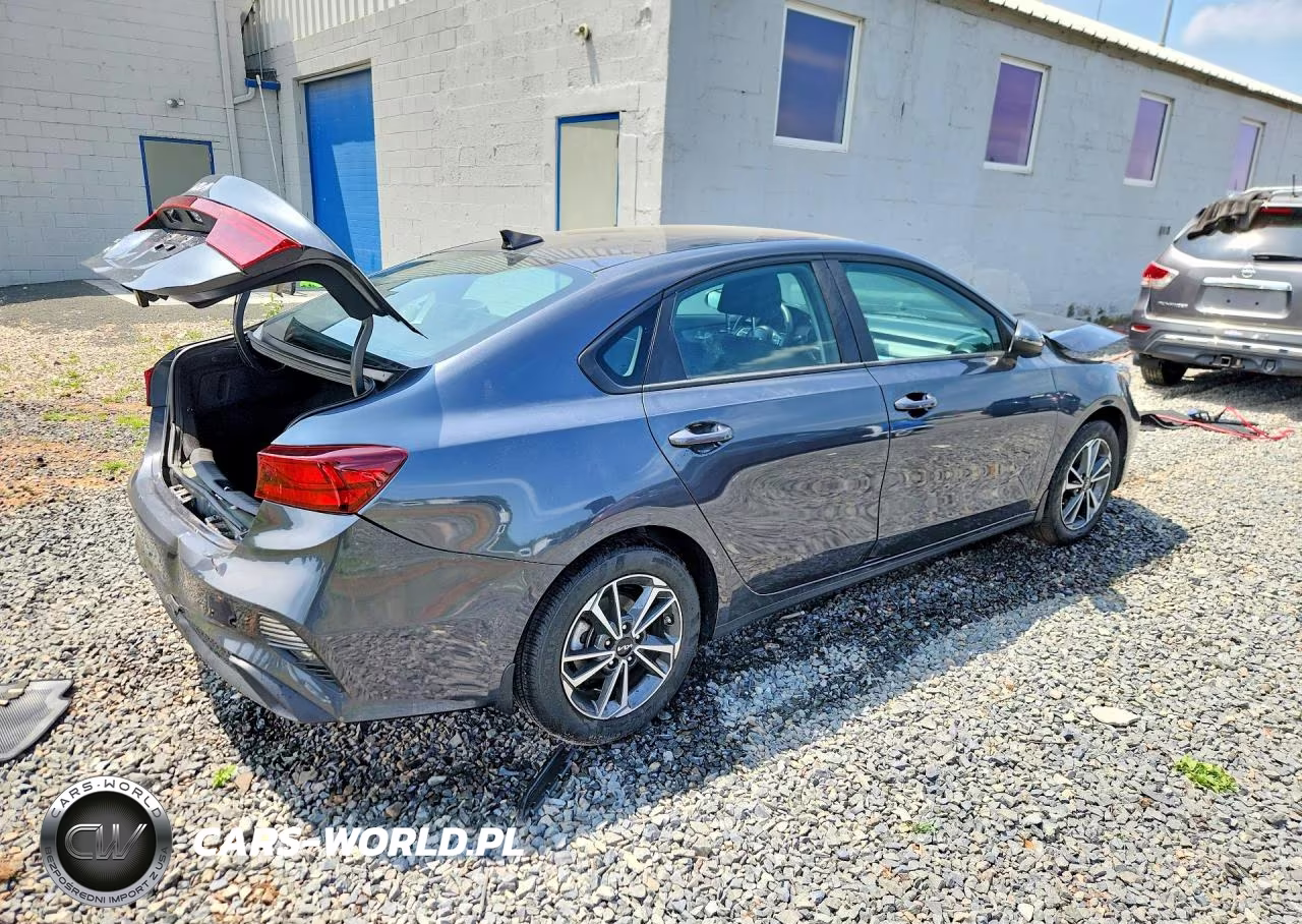 2023 Kia Forte Lxs VIN:3KPF24AD4PE555791 - 3