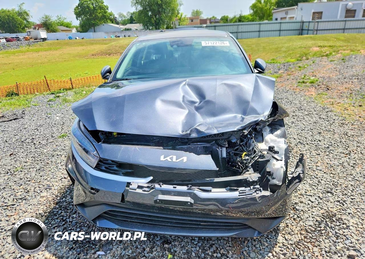 2023 Kia Forte Lxs VIN:3KPF24AD4PE555791 - 5