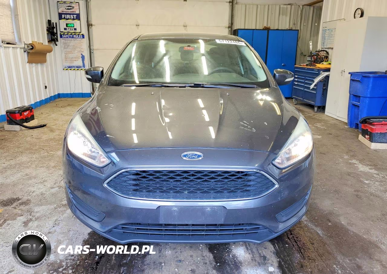 2016 Ford Focus Se VIN:1FADP3F25GL365831 - 5