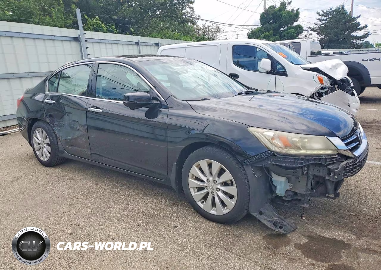 2015 Honda Accord Touring VIN:1HGCR3F94FA008830 - 4