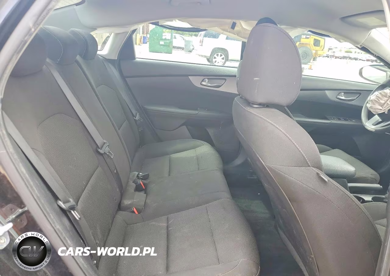 2021 Kia Forte Lxs VIN:3KPF24AD4ME411735 - 10