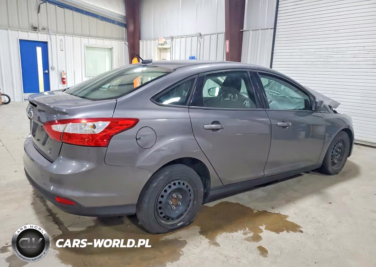 2012 Ford Focus Se VIN:1FAHP3F24CL370501 - 3
