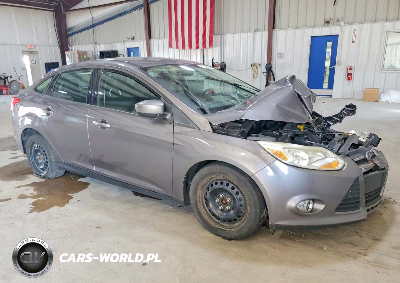 2012 Ford Focus Se VIN:1FAHP3F24CL370501 - 4