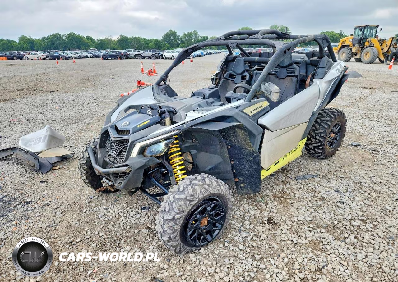 2018 Can-Am Maverick X3 Turbo VIN:3JBVGAY44JK000370 - 2