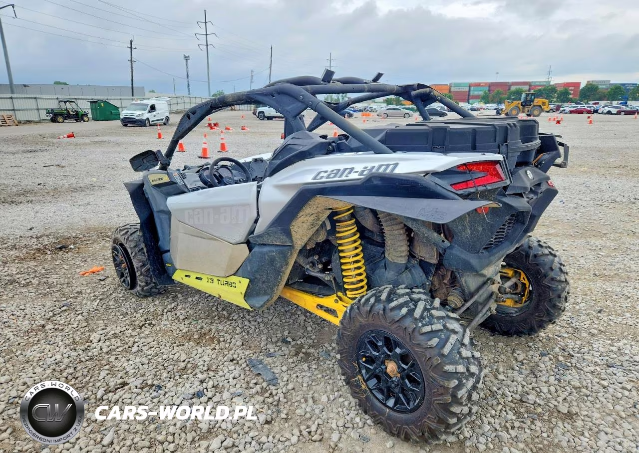 2018 Can-Am Maverick X3 Turbo VIN:3JBVGAY44JK000370 - 3