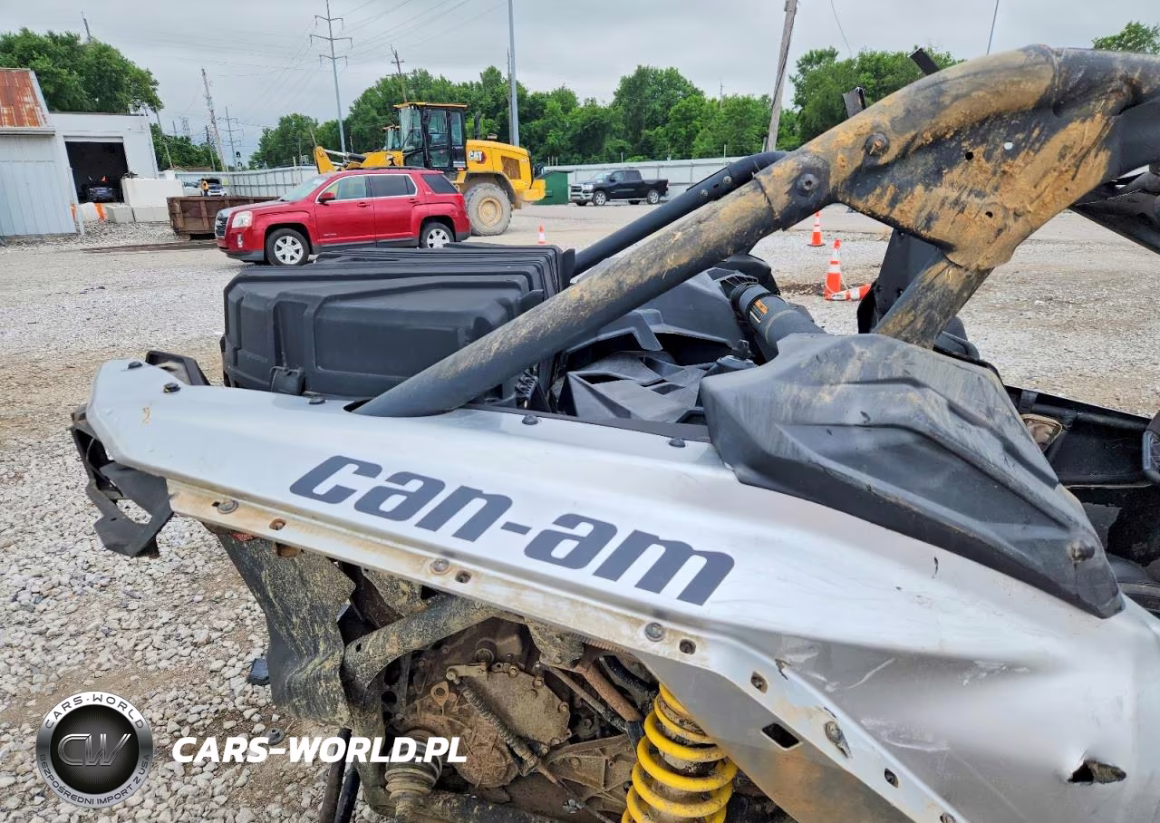 2018 Can-Am Maverick X3 Turbo VIN:3JBVGAY44JK000370 - 6