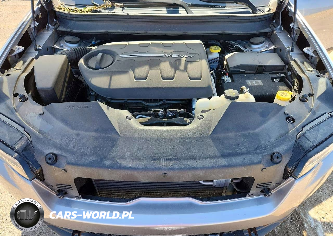 2019 Jeep Cherokee Latitude Plus VIN:1C4PJMLX3KD104165 - 12