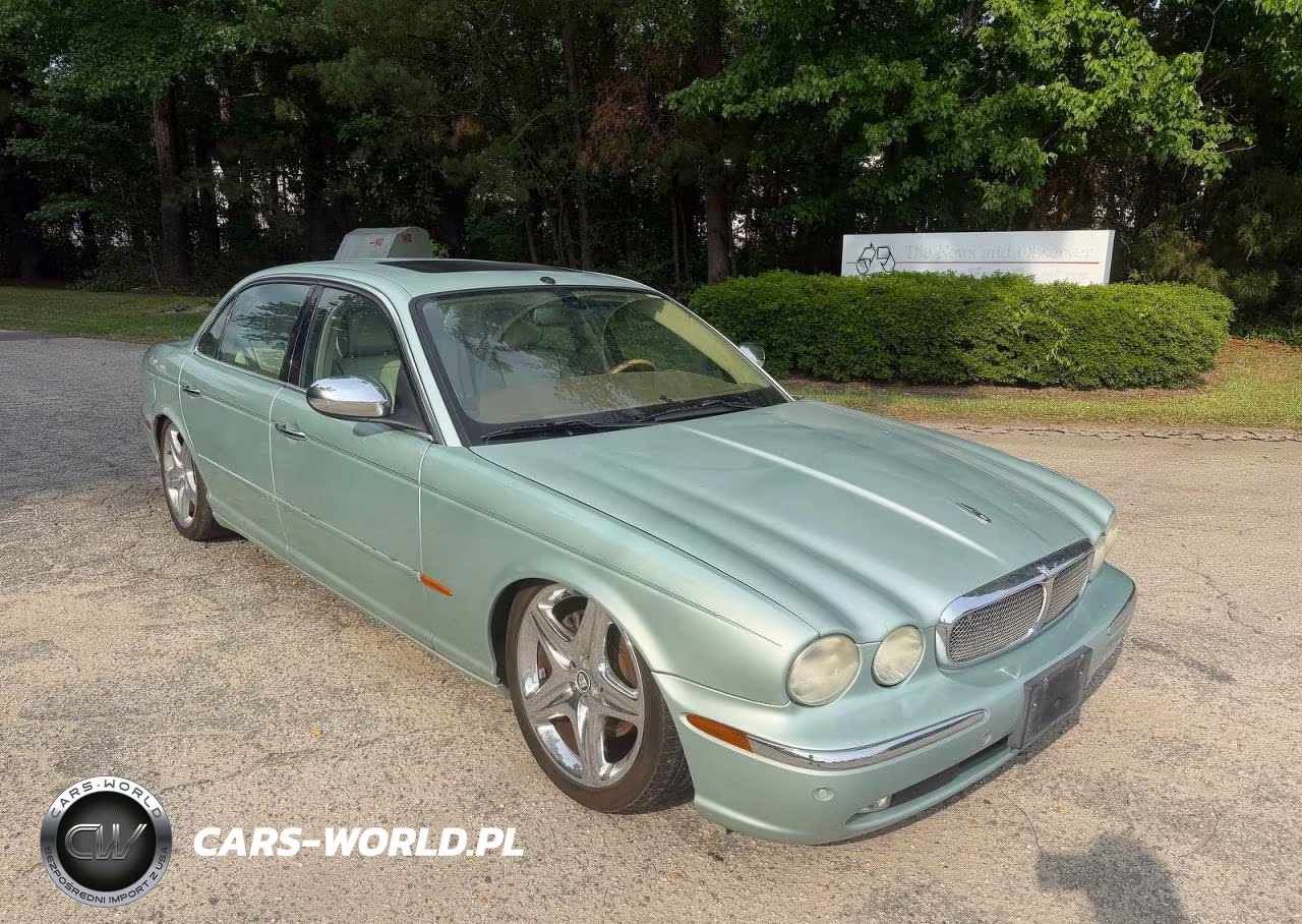 2005 Jaguar Vandenplas