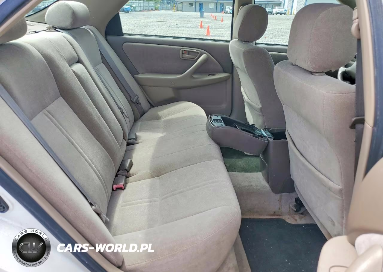 1999 Toyota Camry Le VIN:JT2BG22K0X0335812 - 10