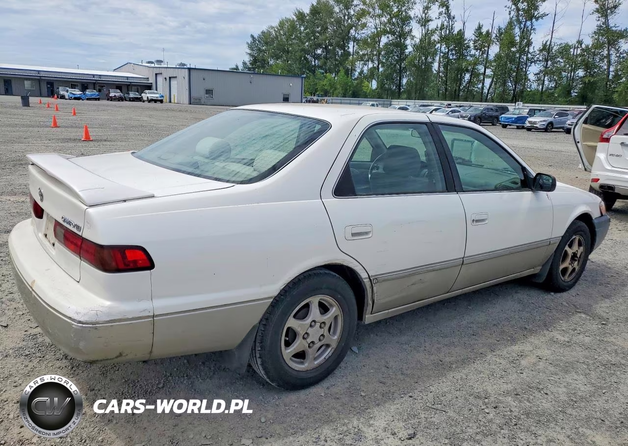 1999 Toyota Camry Le VIN:JT2BG22K0X0335812 - 3
