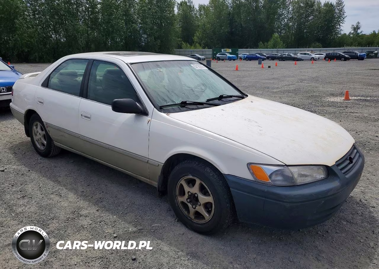 1999 Toyota Camry Le VIN:JT2BG22K0X0335812 - 4