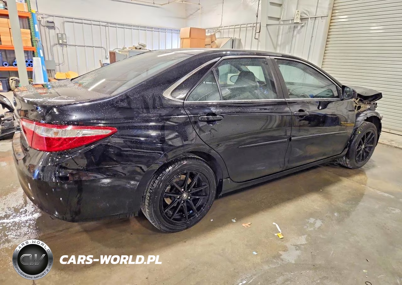 2017 Toyota Camry Le VIN:4T1BF1FK2HU326095 - 3
