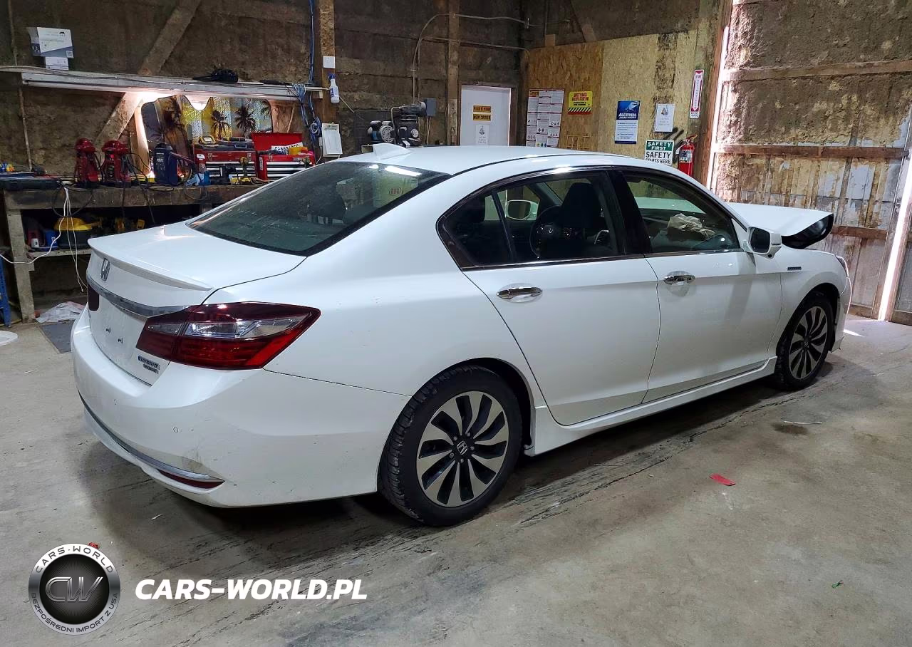 2017 Honda Accord Touring Hybrid VIN:JHMCR6F74HC005852 - 3