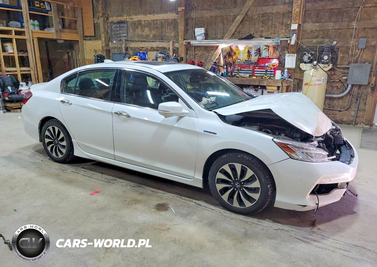2017 Honda Accord Touring Hybrid VIN:JHMCR6F74HC005852 - 4