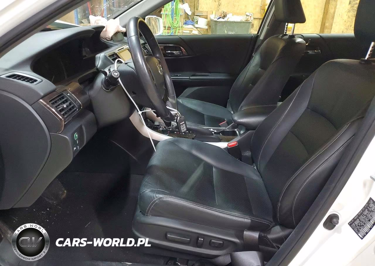2017 Honda Accord Touring Hybrid VIN:JHMCR6F74HC005852 - 7