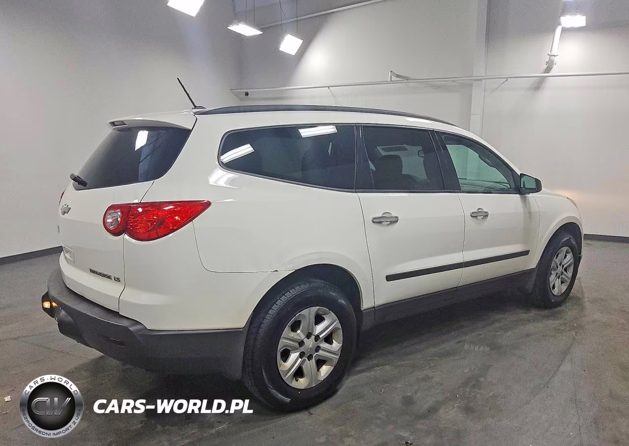 2012 Chevrolet Traverse Ls VIN:1GNKVFED7CJ228690 - 3