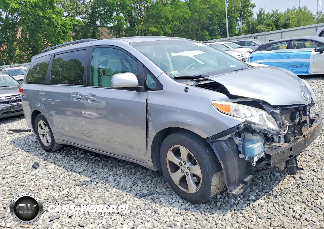 2014 Toyota Sienna Le VIN:5TDKK3DC9ES518072 - 4